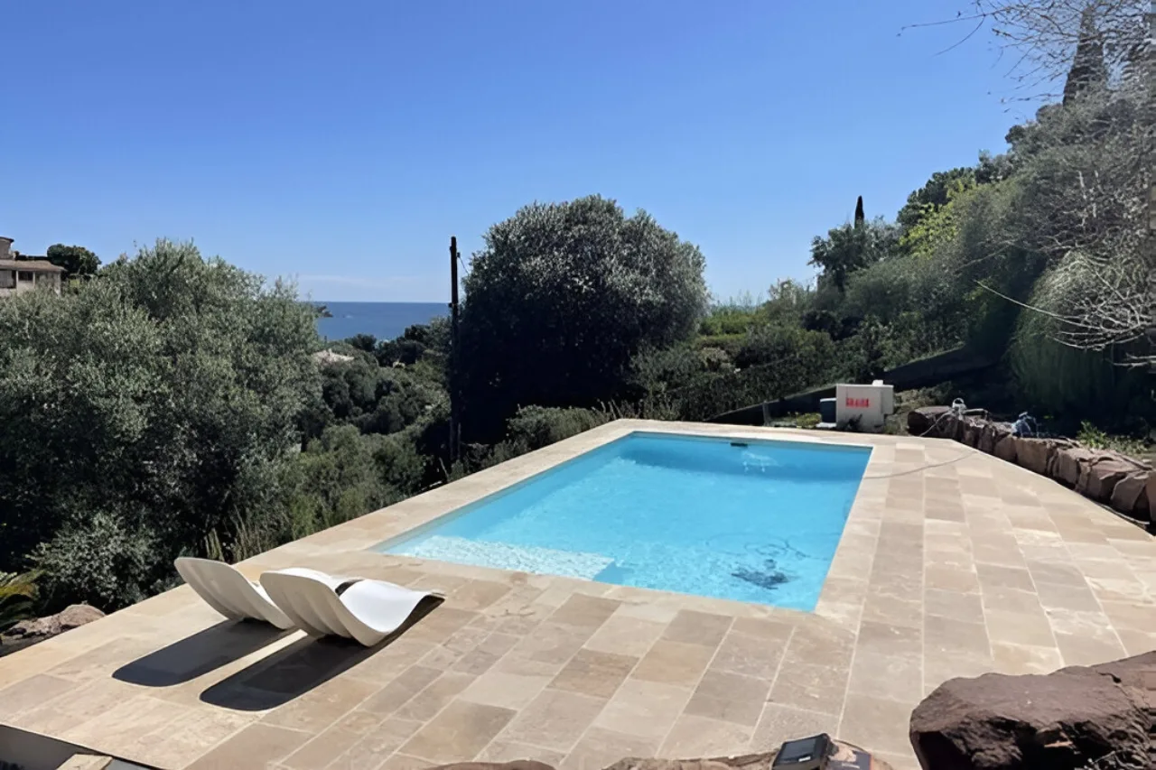 Piscine privée chauffée avec vue mer, Maison Agay